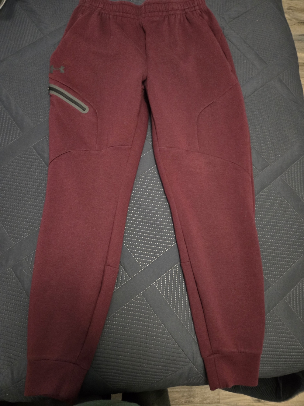 Under Armour Men’s Maroon Tech Fleece Jogger Pants